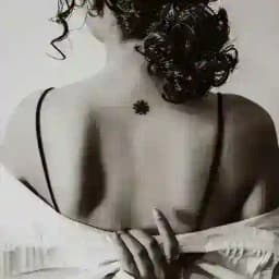 سفیدِ کبود Profile