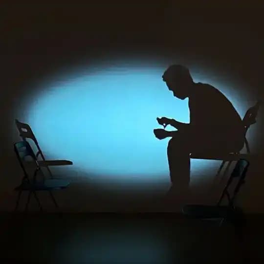 أنـٰا و ظِلّـيٰ .