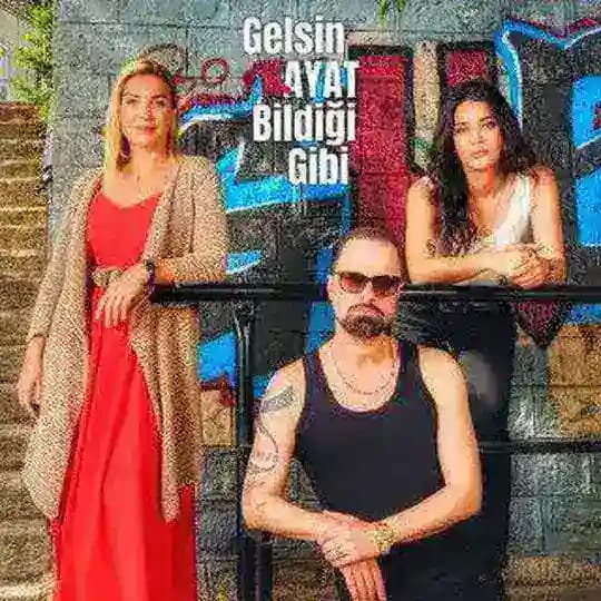 مسلسل لتاتي الحياه كما تشاء مترجم