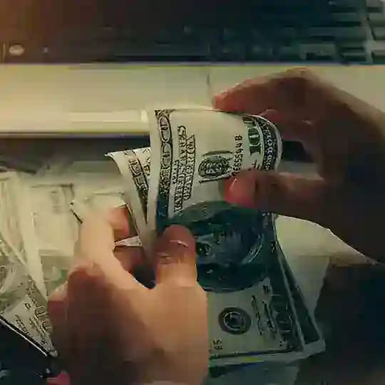 ربح الدولار الامريكي و الدينار العراقي