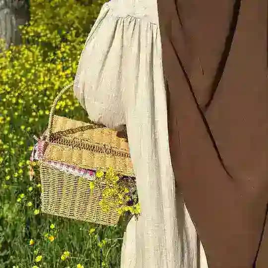 " قمراء "