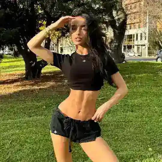 Ella Christo Profile