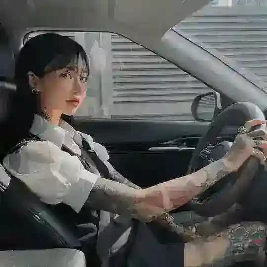 推特反差少萝少女福利姬