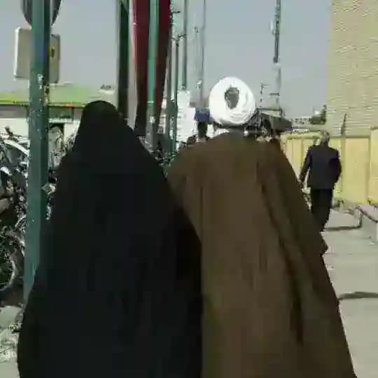 البَيُّنَات.