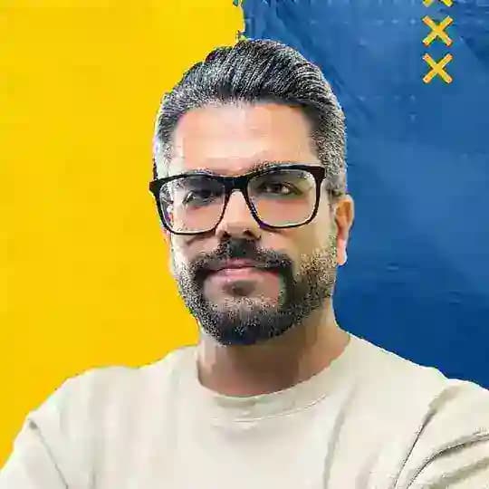 زیست فرزام فرهمندنیا