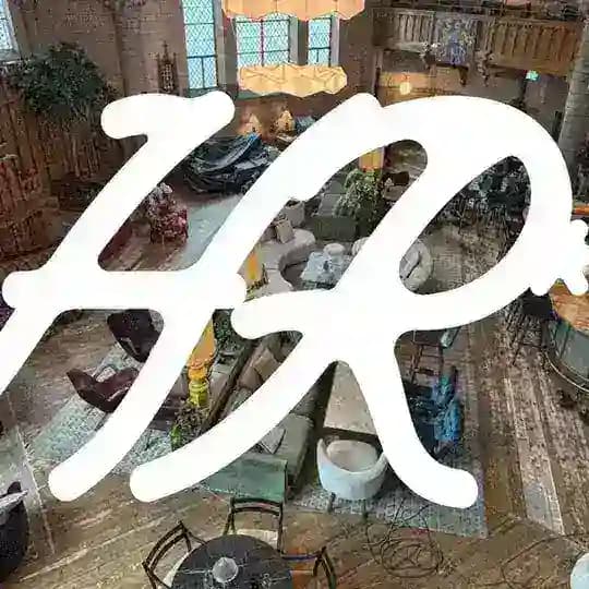 HOTREAT: Ease In Form!