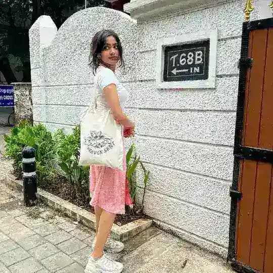 Girls bast chatting group