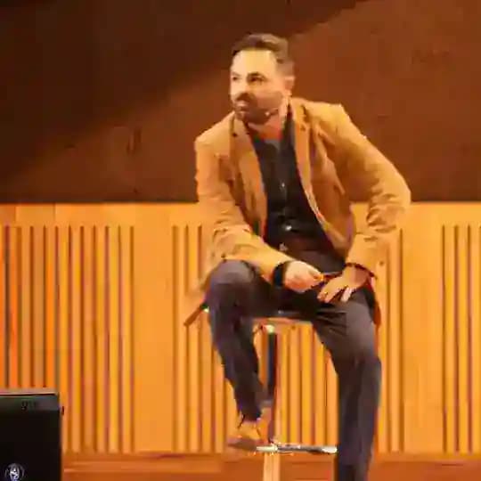 آرش رئیسینژاد