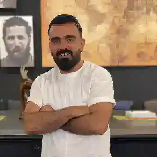 الاستاذ خالد وليد