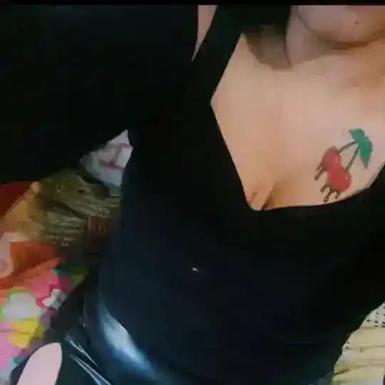 الملڪه كريز ملــکــة الجـديـه 💦🍒
