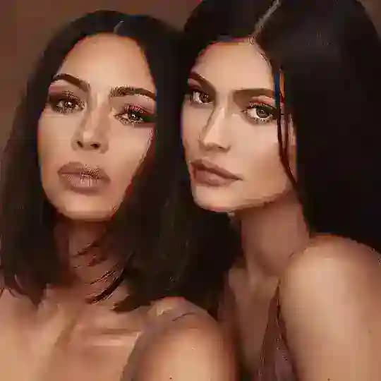 Kylie Jenner | Kim Kardashian