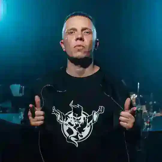 ЛЮБЕЗНОВ