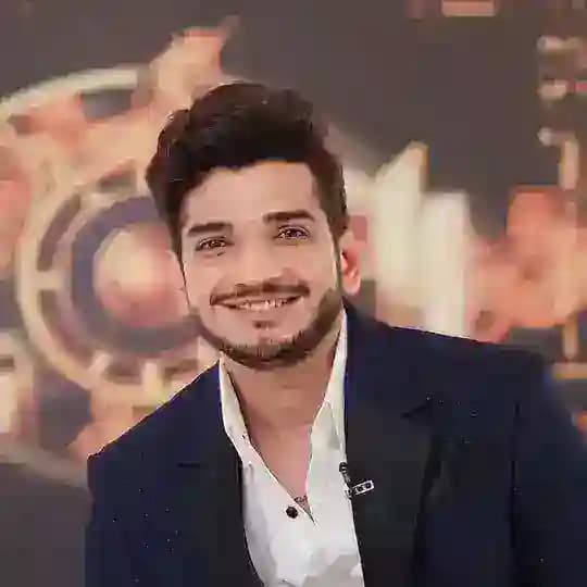 Munawar BB17 Official Updates