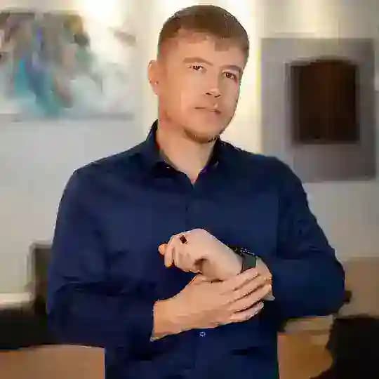 Павел Романенко
