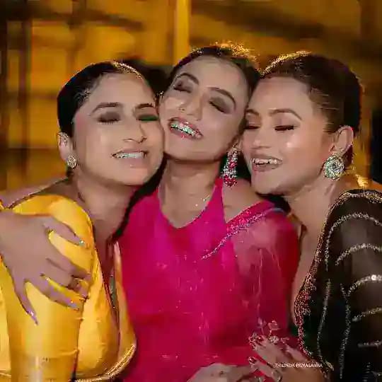 නිලියන්ට Poll ❤️💦 Profile