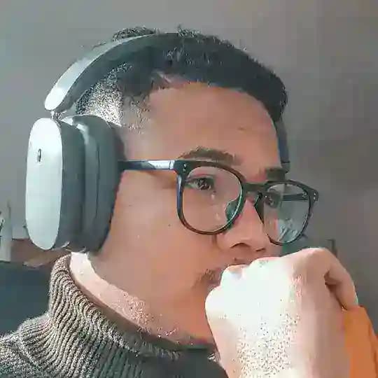 Vong Reaksmey_វង់ រស្មី