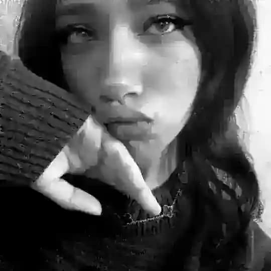 LUX'$👩🏻‍🦱