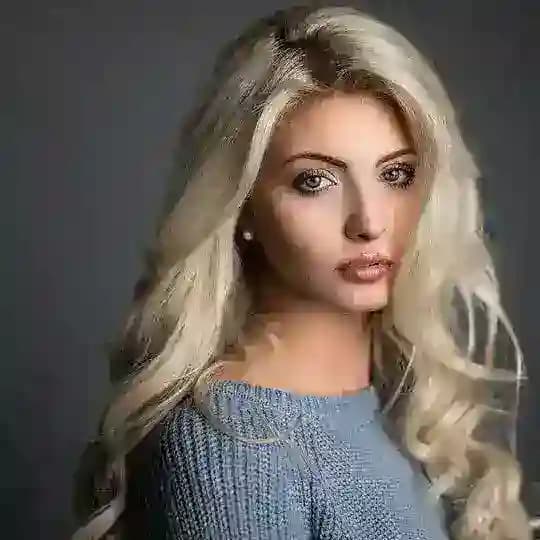 TheMoonHailey β³οΈ