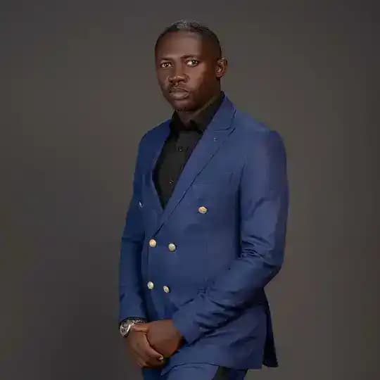 Toluwalogo AGBOOLA