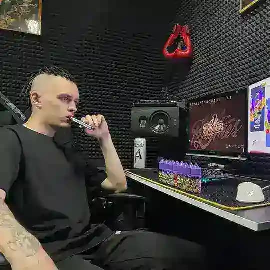 𝓒𝓵𝓸𝓾𝓭𝓻𝓸𝓸𝓶