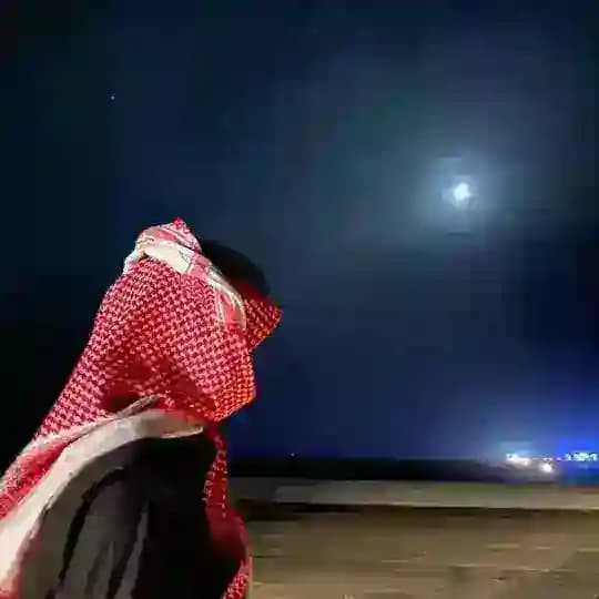 بيتين توصف شعور . Profile