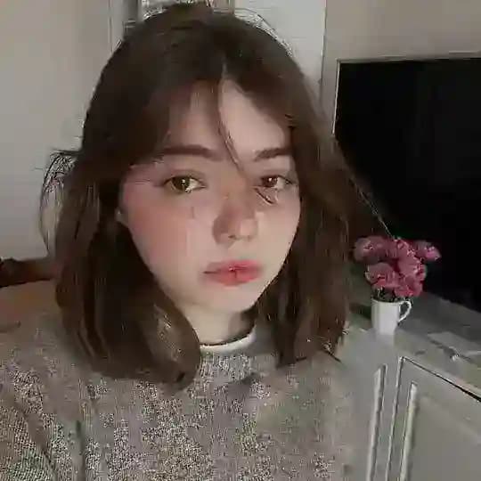 Alina normal👄
