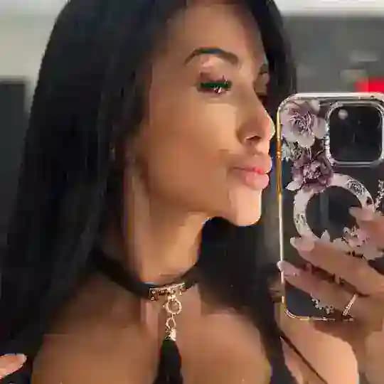 Angelasz Dollzp M.Y.M Profile