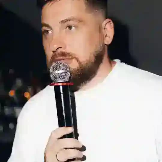 Антон Ванюшов