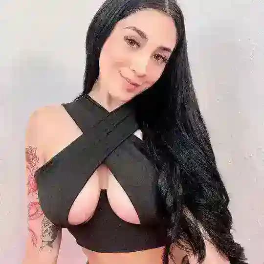 Ariadna Lorenzana 🔞 Profile