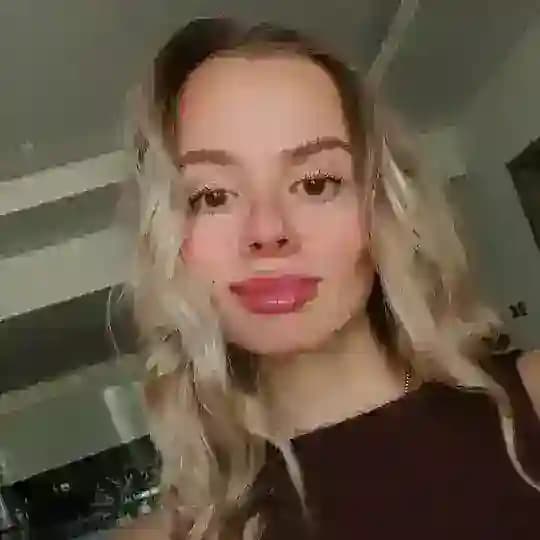 Ари ♥ любит