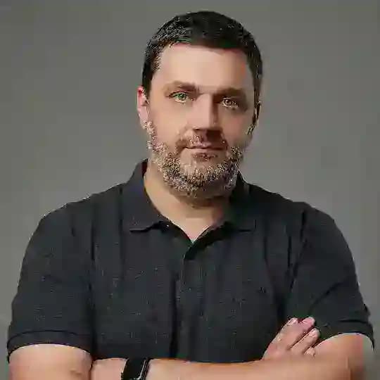Саша не тактик...