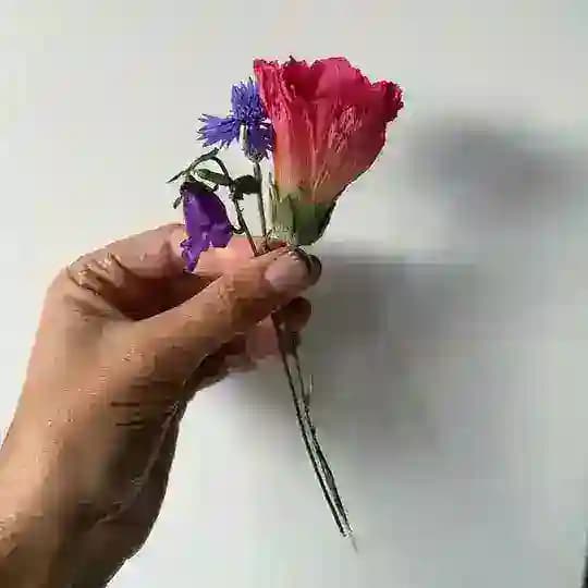 Влюбленная в руки .