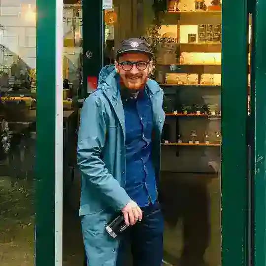 на выходе