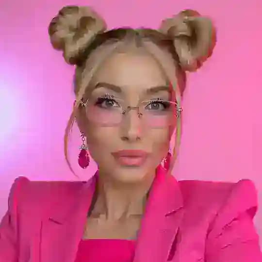 BELLA DVOYNOVA