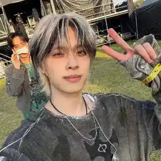 ᝯׁ ɑׁׅ֮ ꪀׁׅ ᦔ ꪗ ` Kpop & Thai stickers