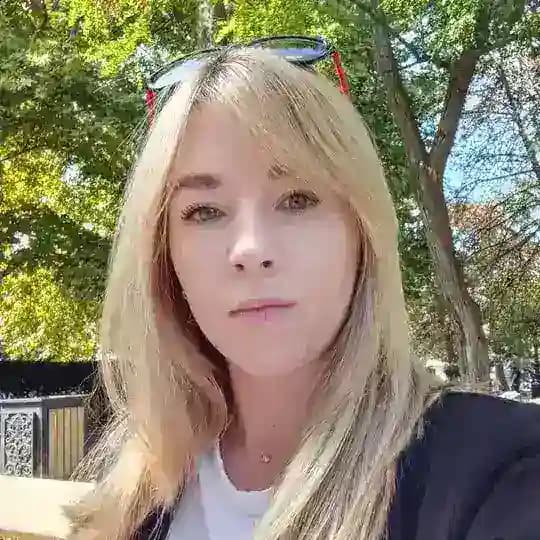 Книги, иллюстрации и кофе☕️