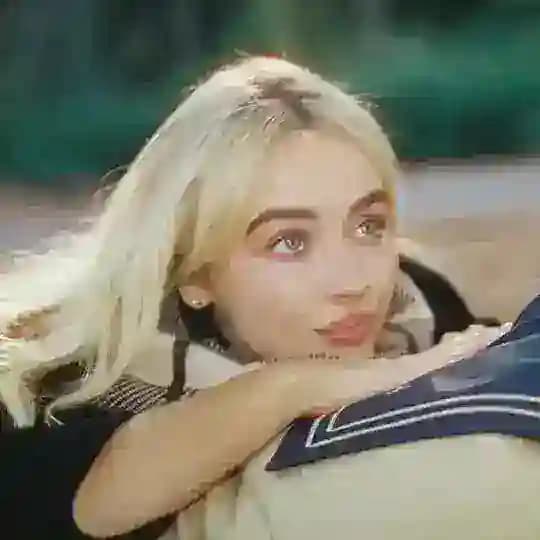 je t'aime sabrina carpenter. 🐾