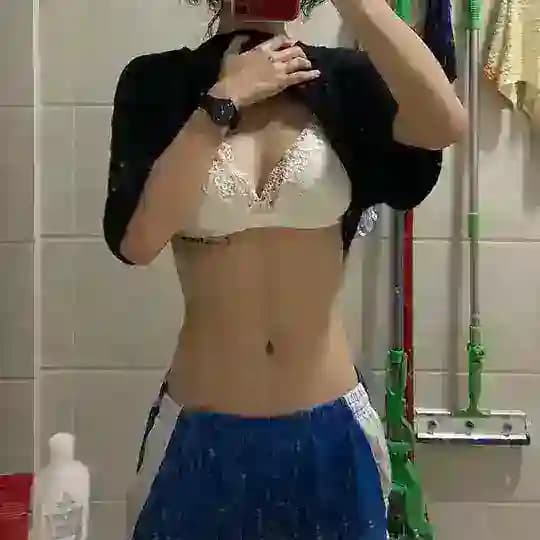 自拍真人 反差母狗 中文偷拍 口交做爱 后入强奸 真实自拍 Profile