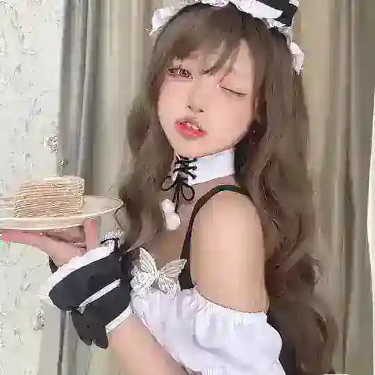 东莞樱花树下🌸女仆私人影院