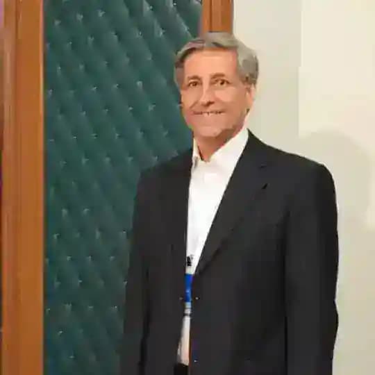 Dr Shiravi