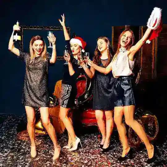 𝐄𝐥𝐢𝐭𝐞 𝐈𝐧𝐭𝐞𝐫𝐧𝐚𝐭𝐢𝐨𝐧𝐚𝐥 𝐋𝐨𝐮𝐧𝐠𝐞 Profile