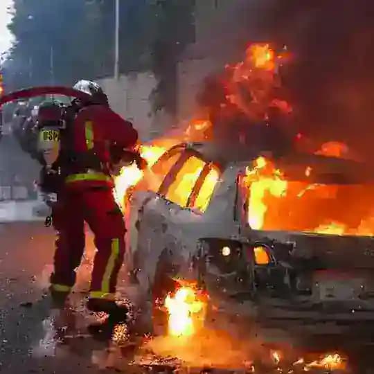 Info France (ℹ️ : émeutes Nanterre / France / Banlieue)