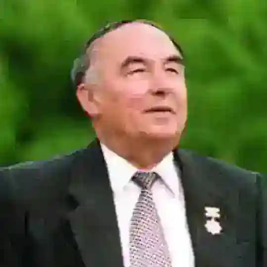 Erkin Vohidov ijodi Profile