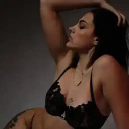 Estelle 🍑 Profile