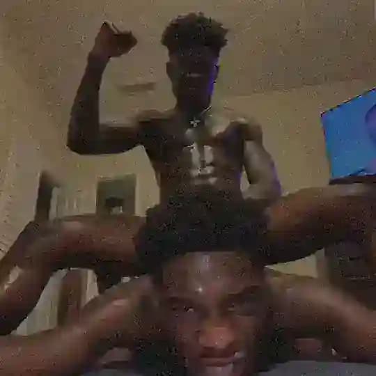 Famososaldestape Profile