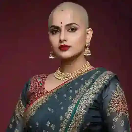 For you2view head shave / bola girl