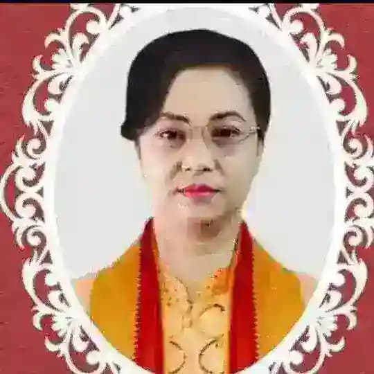 ဒေါ်မြင်မြင်ခိုင် မူရင်း