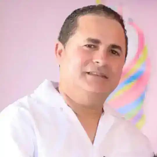Gallos la perrona