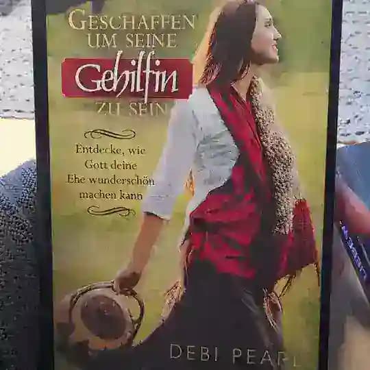 Geschaffen um seine Gehilfin zu sein Profile