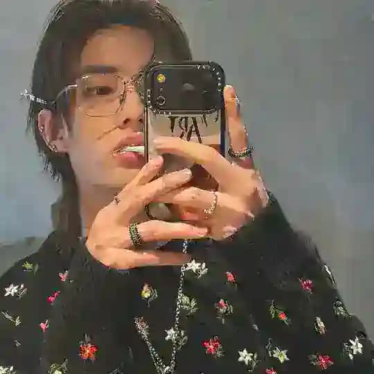 Glamour Hyunjin